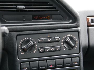 Peugeot 605